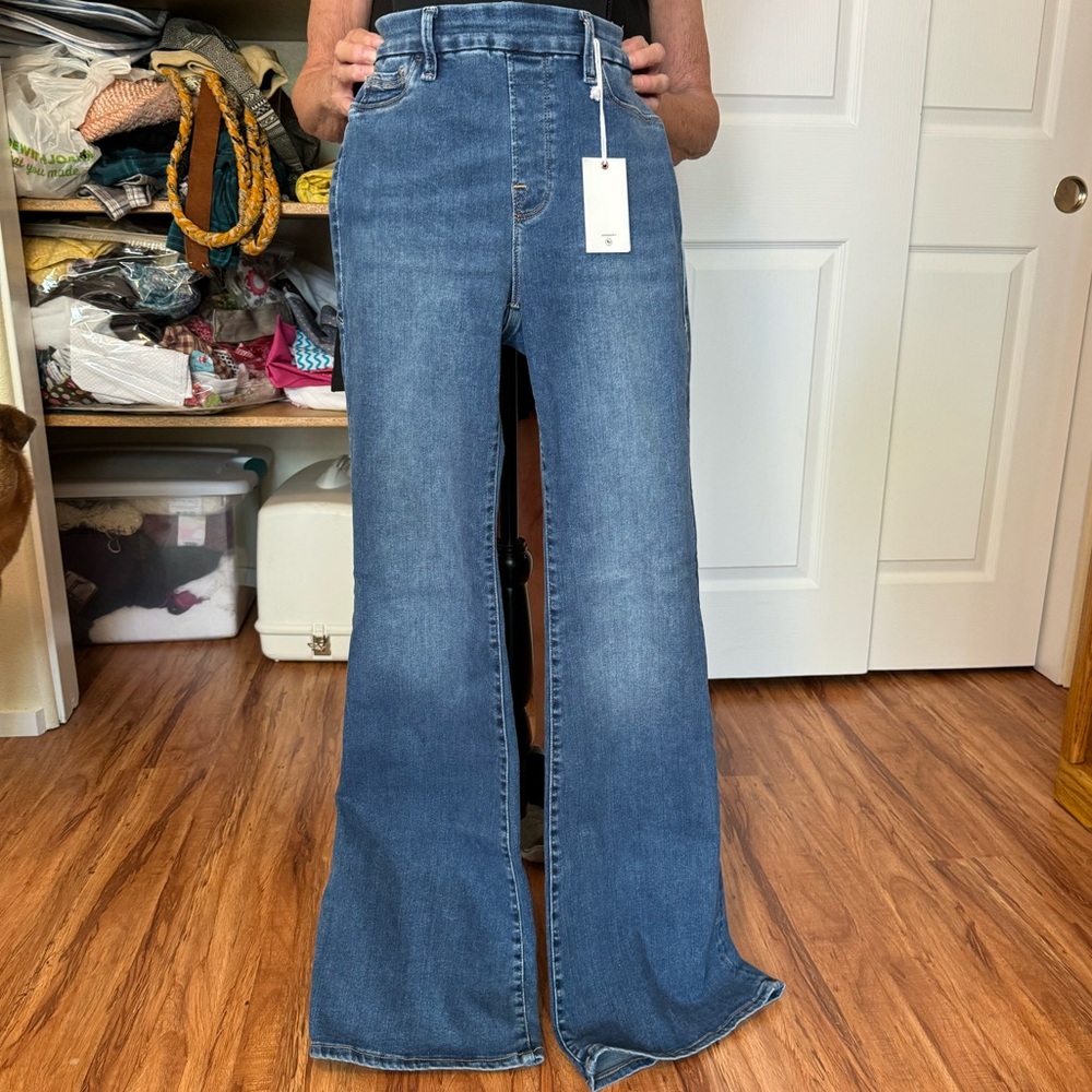 Good American Flare Jeans